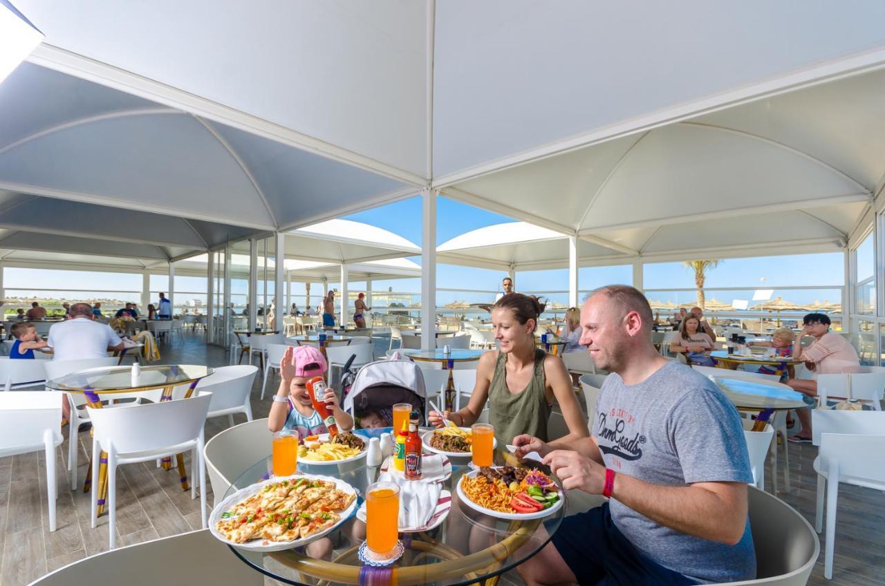 Titanic Beach - Families And Couples Only Hurghada Exterior photo The restaurant