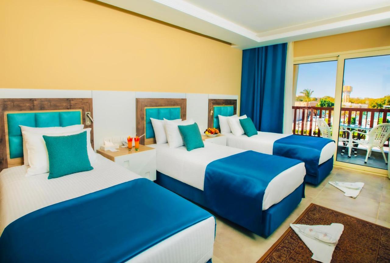 Titanic Beach - Families And Couples Only Hurghada Exterior photo A room at the hotel