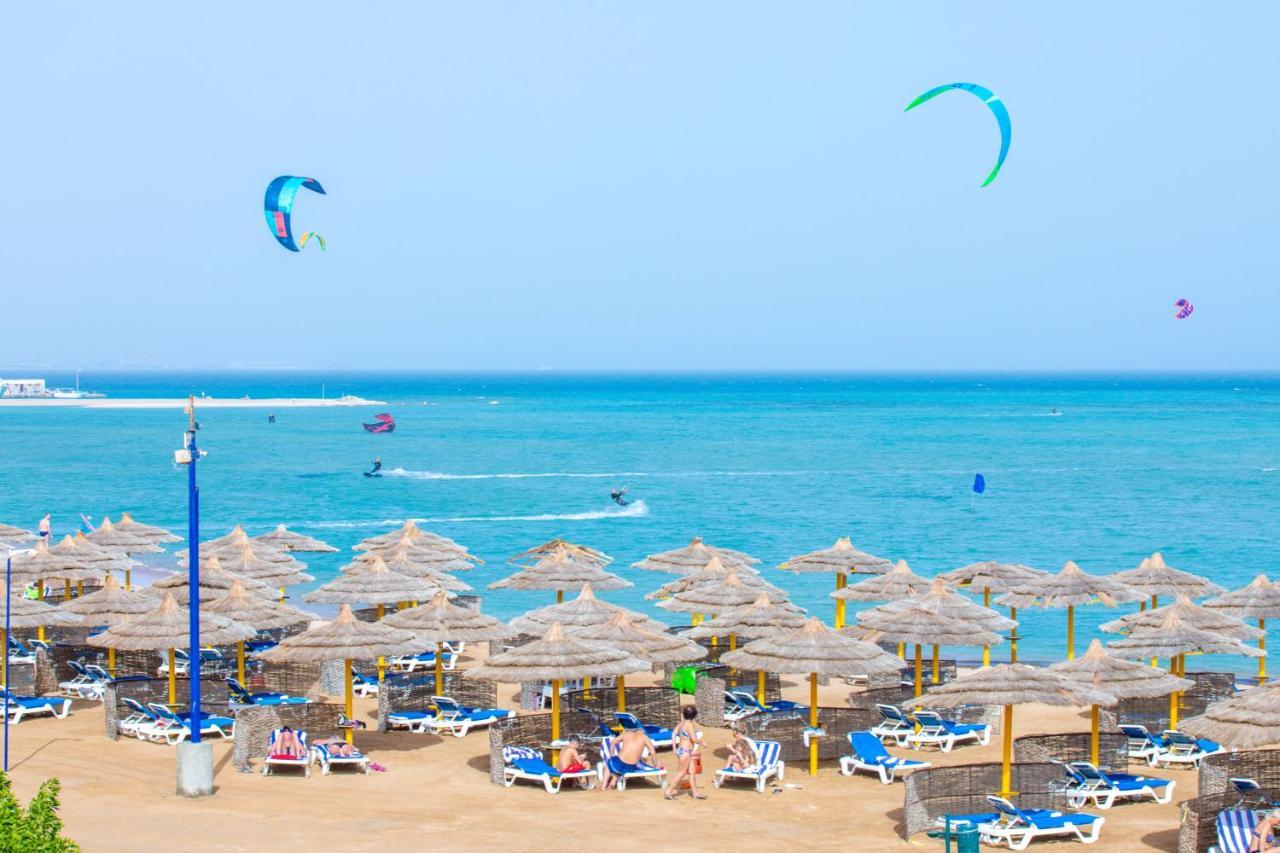 Titanic Beach - Families And Couples Only Hurghada Exterior photo El Alamein