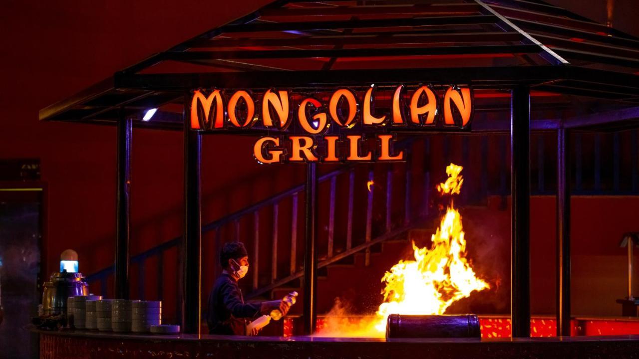 Titanic Beach - Families And Couples Only Hurghada Exterior photo Mongolian Grill