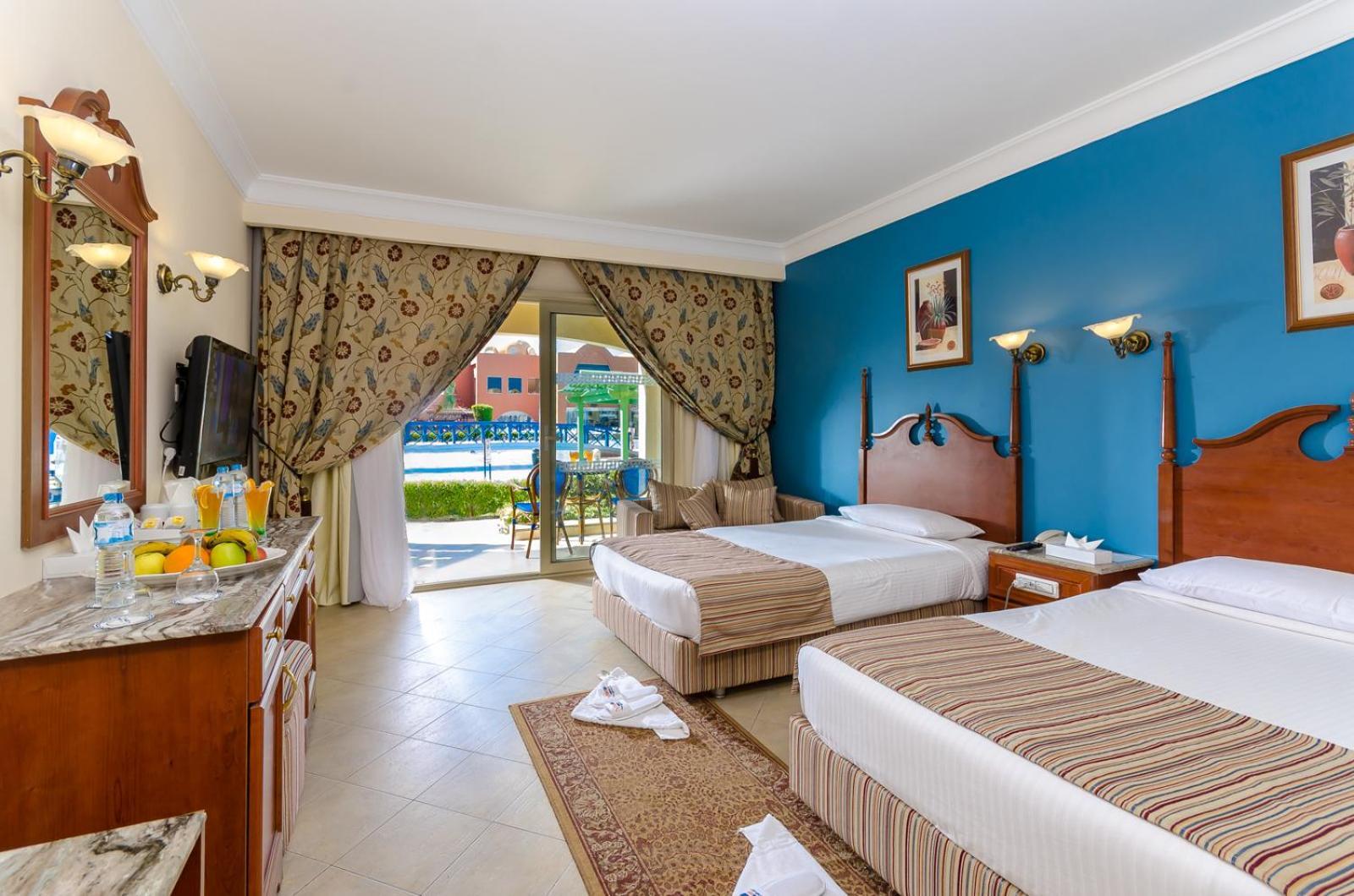 Titanic Beach - Families And Couples Only Hurghada Exterior photo A room at the hotel